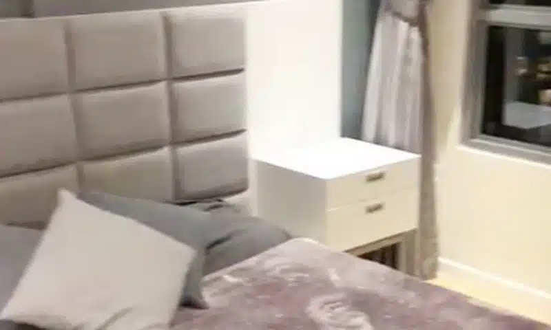 Bán căn Đảo Kim Cương 2 phòng ngủ lầu cao thoáng full nội thất view hồ bơi
